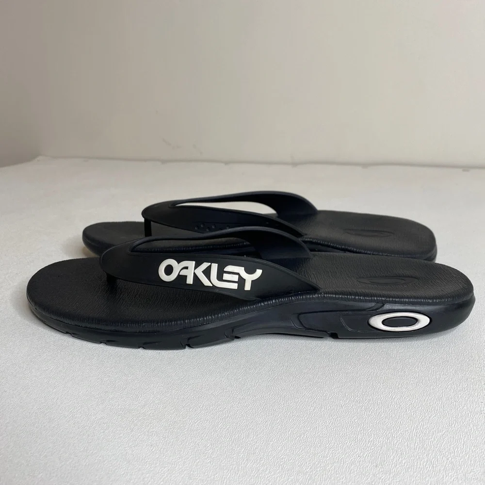 NWOT Oakley B1B Flip Flop black sandals men’s size 13